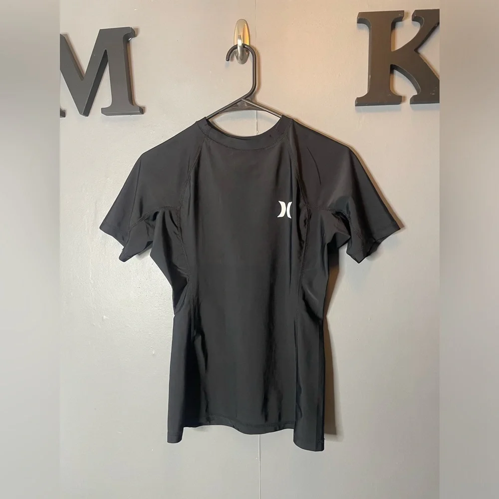 Hurley Black Short Sleeve Swim Top‎ with White Logo UPF 50 size small